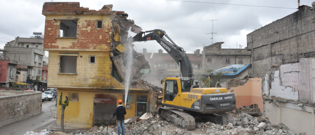 �ahinbey Belediyesi ��h Cami ve ��h Hamam�n�n Etraf�n� A��yor