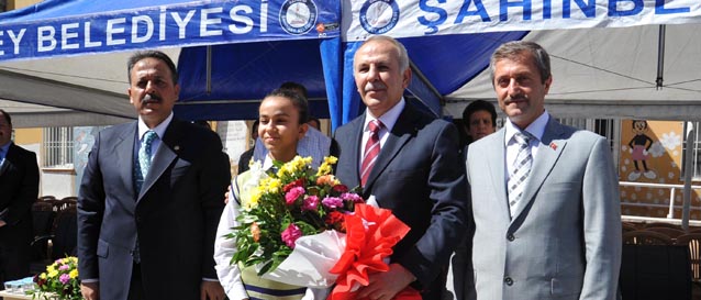 ahinbey Belediyesinden Eitime Byk Destek