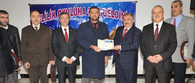 �mam ve Han�m Kuran Kursu ��retmenleri Evlilik Okulu Sertifikas�n� Ald�