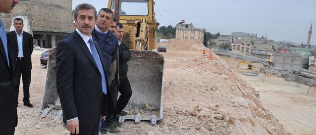Ba�kan Tahmazo�lu, "�zdemirbey Caddesi 6 �eritli Yol Olacak"
