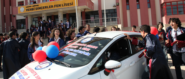 �ahinbey Belediyesi Gaziantep Birincisine Verece�i Arabay� Okullarda Tan�t�yor