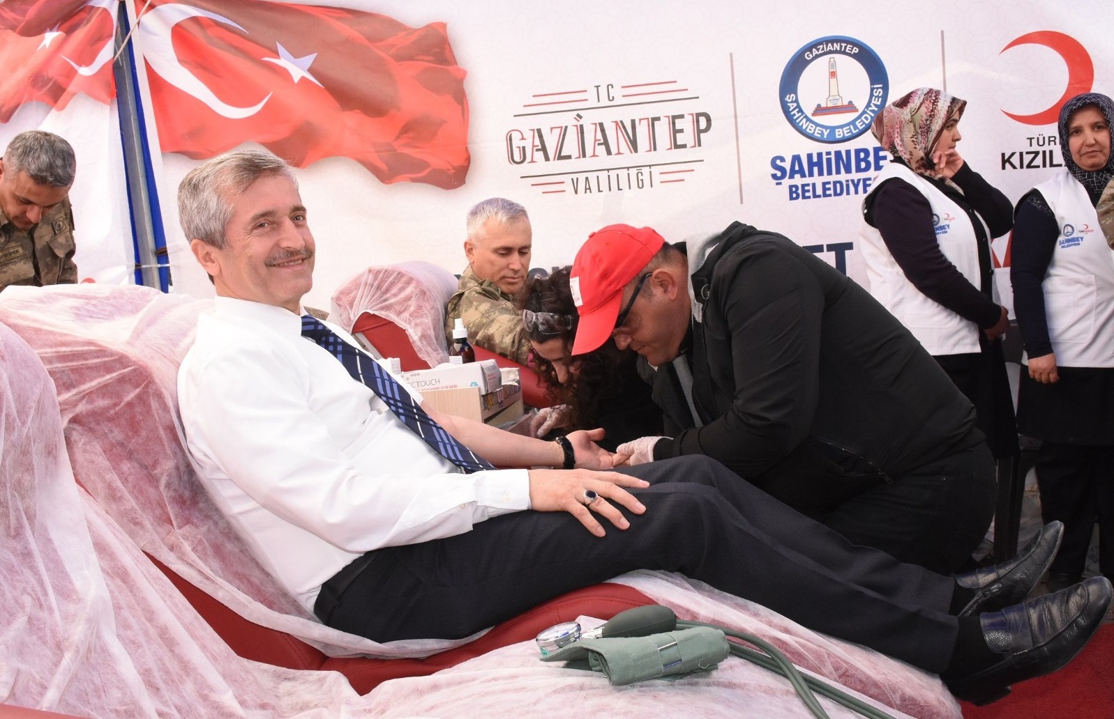 Bakanmzdan Kan Bana Davet