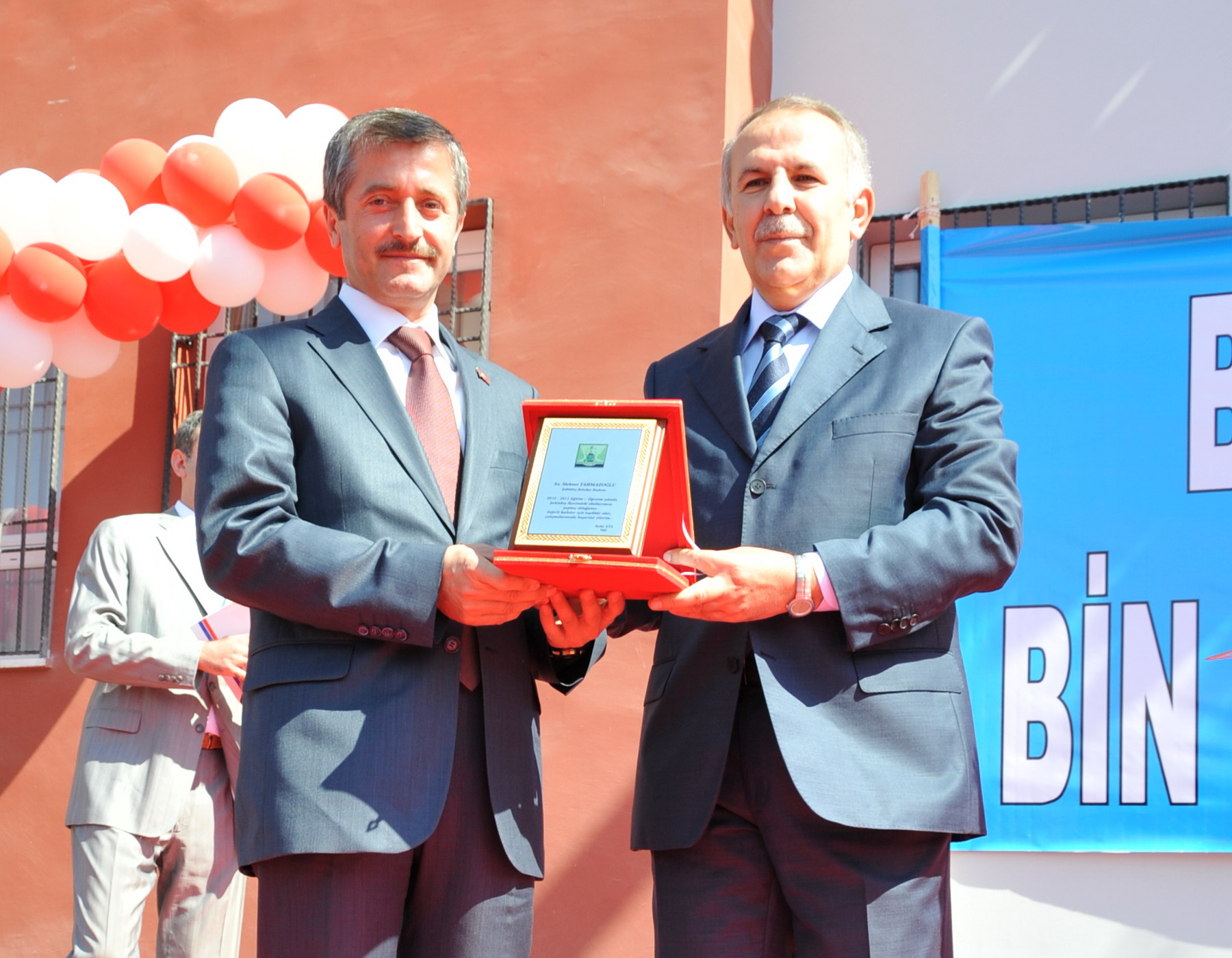 Vali Atadan Bakan Tahmazoluna Eitime Destek Teekkr