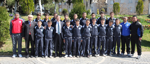 �ahinbey Belediyesi U-14 Futbol Tak�m� �ampiyon Oldu