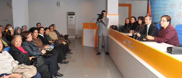 Ba�kan Tahmazo�lu, "Sorunlar� ��z�me Kavu�turuyoruz"