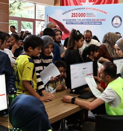 Belediyemizden rencilere Karne Hediyesi