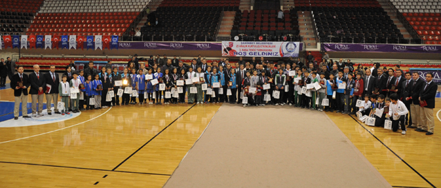 �ahinbey, Masa Tenisi Turnuvas�nda Dereceye Girenlere �d�llerini Verdi