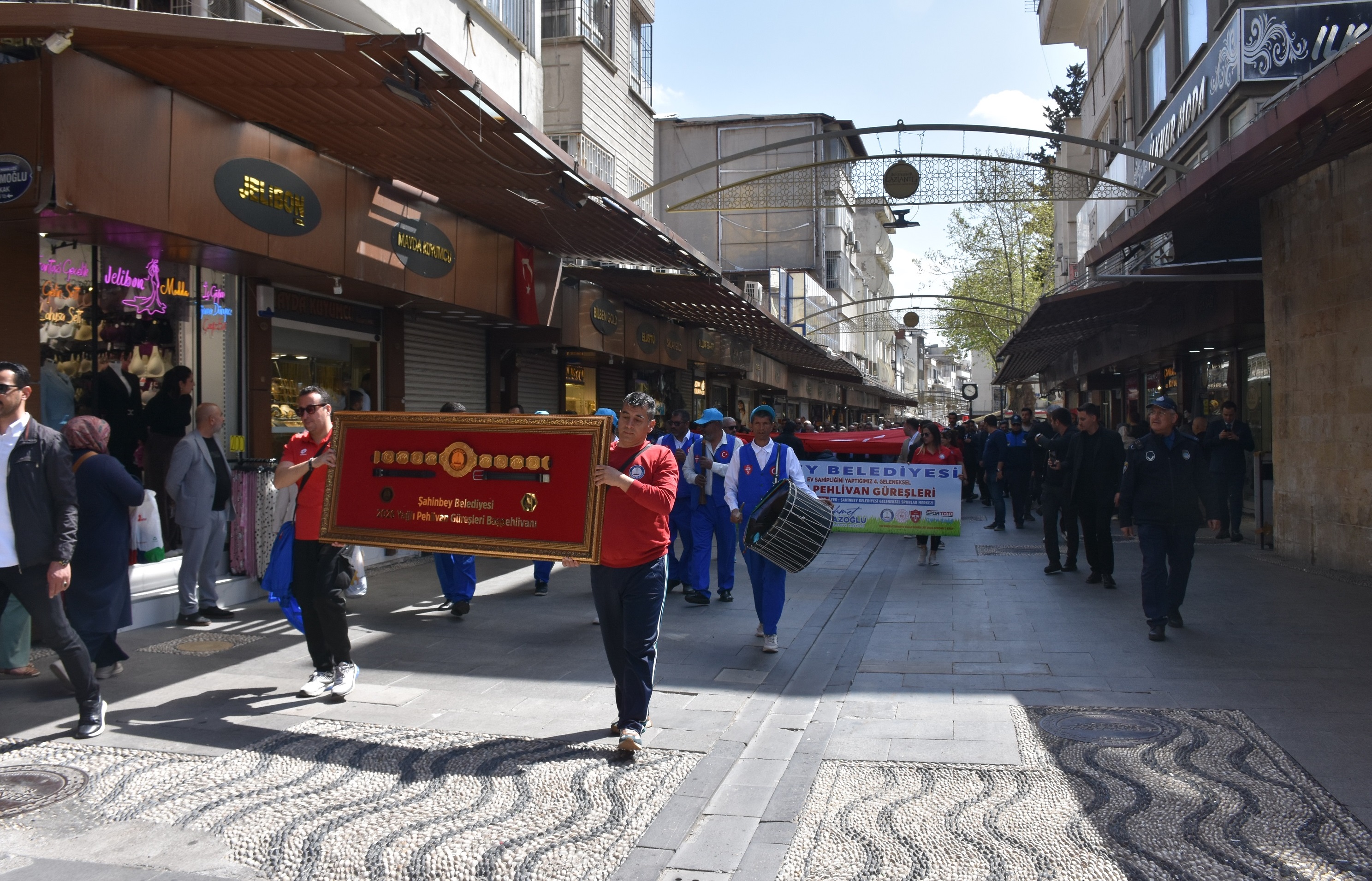 Pehlivanlar �ahinbey�de Er Meydan�nda