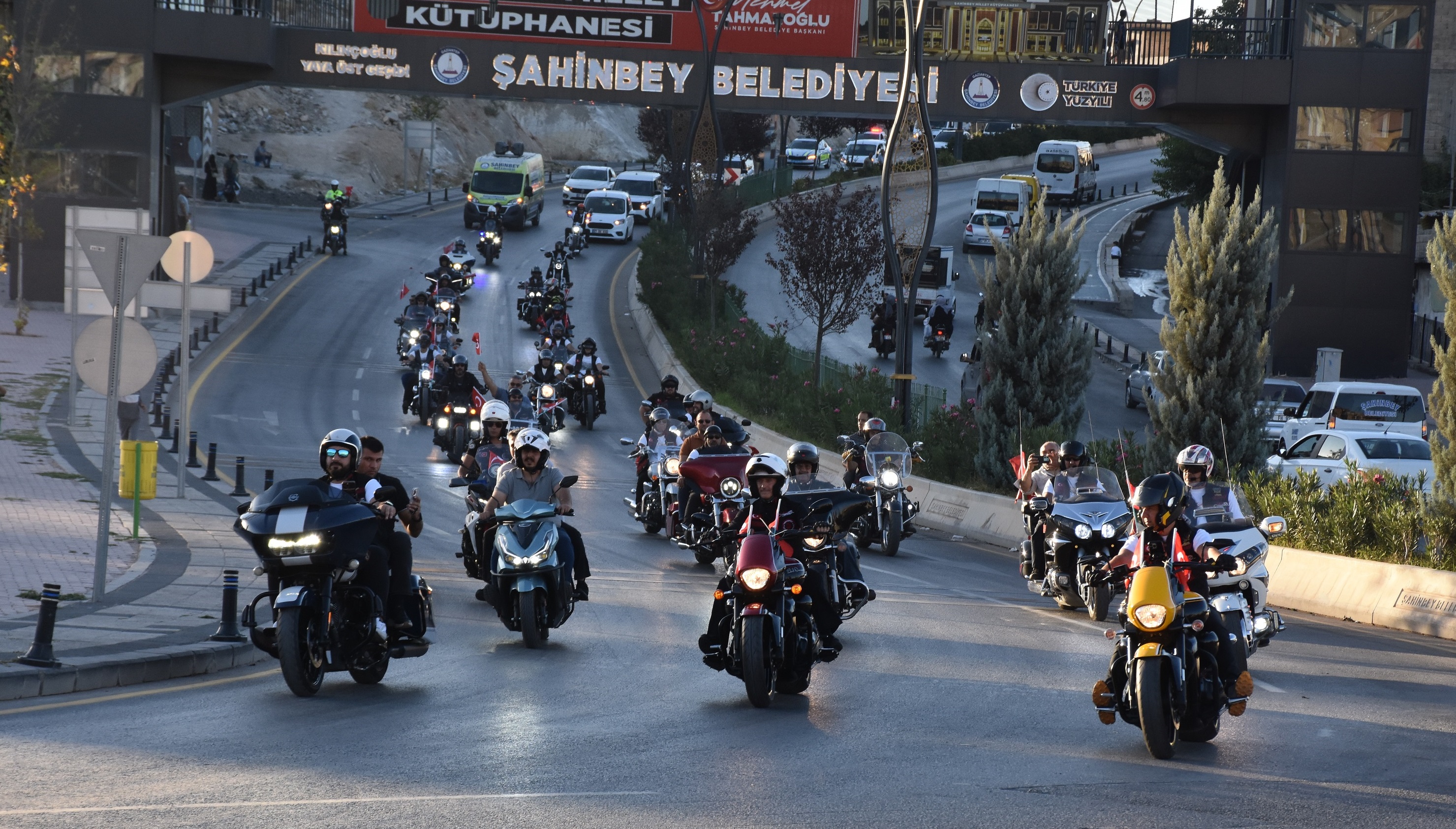 Bakan Tahmazolu ve Trk Chopper Gaziler in Turlad