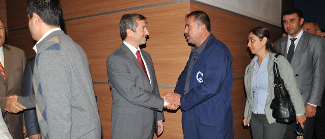 Bakan Tahmazolu, Personellerle Bayramlat
