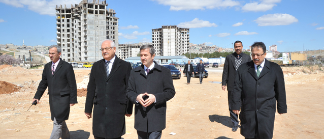 Milletvekili Erdo�an ve Maz�c�o�lu Ye�ilvadi Konutlar�n� Gezdi