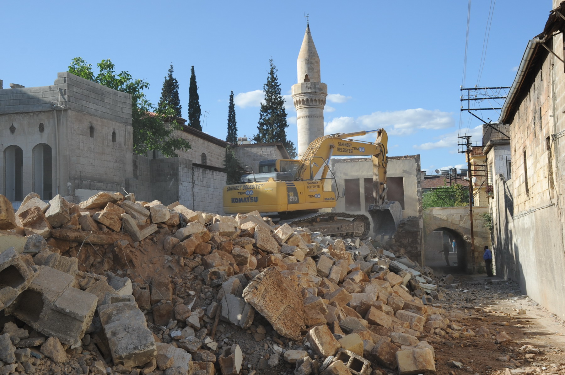 Sokak Salklatrmada Ykmlar Devam Ediyor