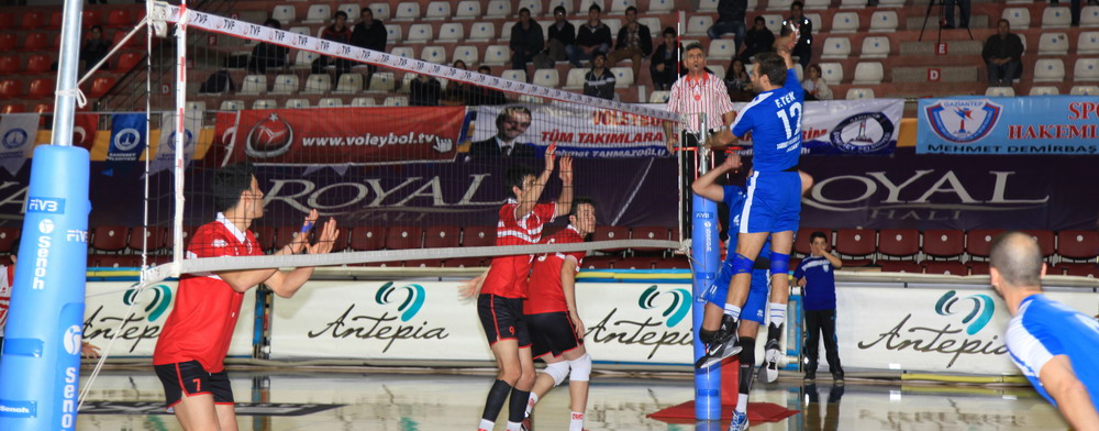 ahinbey Belediye Voleybol Takm 18 Puanla Lider