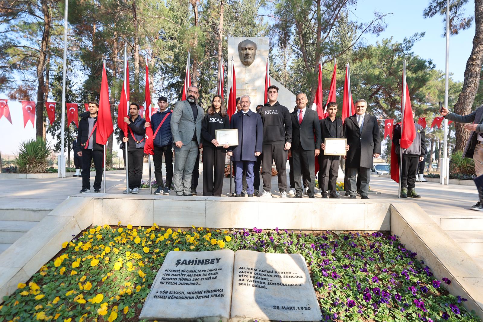 Ba�kan�m�z Destans� M�cadelenin Kahramanlar�n� And�