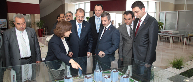 GSO Yeni Y�netim Kurulu �yeleri Ba�kan Tahmazo�lu�nu Ziyaret Etti