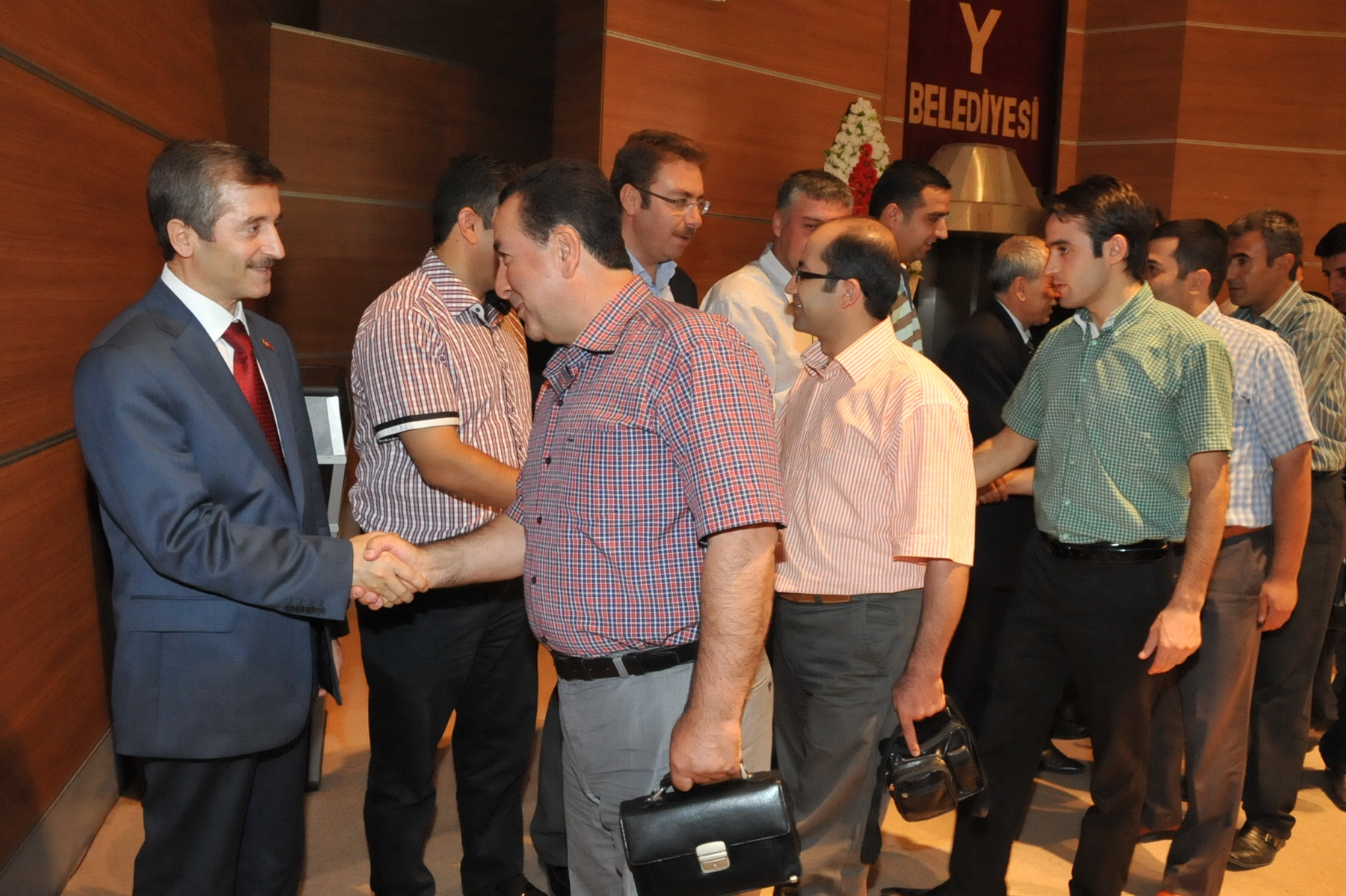 Bakan Tahmazolu Personellere Bayram Mjdesi Verdi