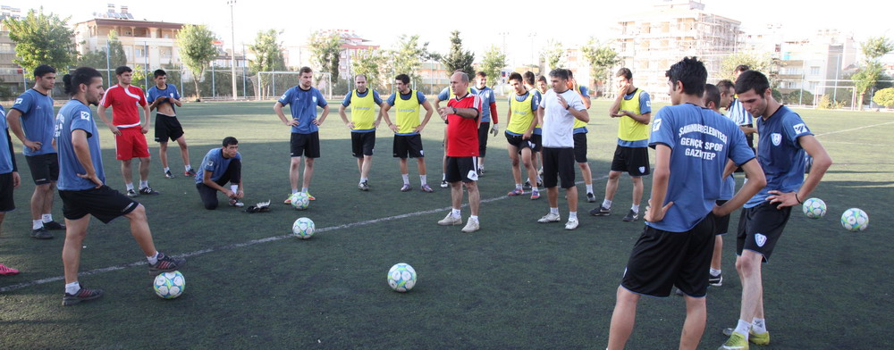 ahinbey Belediye Futbol Takm Ykseliini Srdrmek stiyor