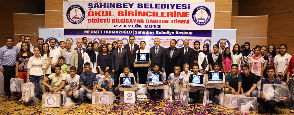 ahinbey, Okul Birincisi 151 renciye Dizst Bilgisayar Hediye Etti