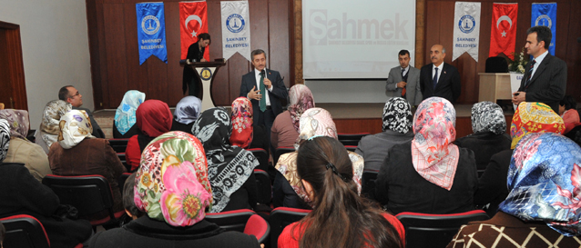 Ba�kan Tahmazo�lu, "E�itim Alan�nda Yap�lan �al��malar� �nemsiyoruz"