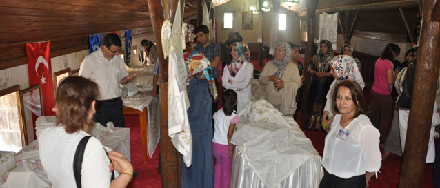 �ahinbey Belediyesi Kursiyerlerinden Y�lsonu Sergisi