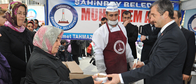 Ba�kan Tahmazo�lu, Bal�kl��da Vatanda�lara A�ure �kram� Yapt�