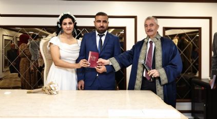 Bakanmzdan Yeni Evlenecek iftlere Srpriz