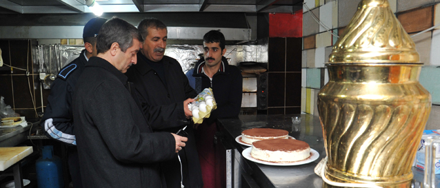 Ba�kan Tahmazo�lu�ndan Lokanta, Simit�i Ve Pastanelere Gece Bask�n�