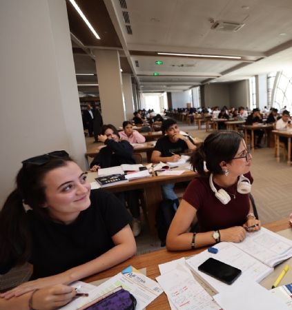 Bakanmz, ahinbey Millet Ktphanesinde rencileri Ziyaret Etti