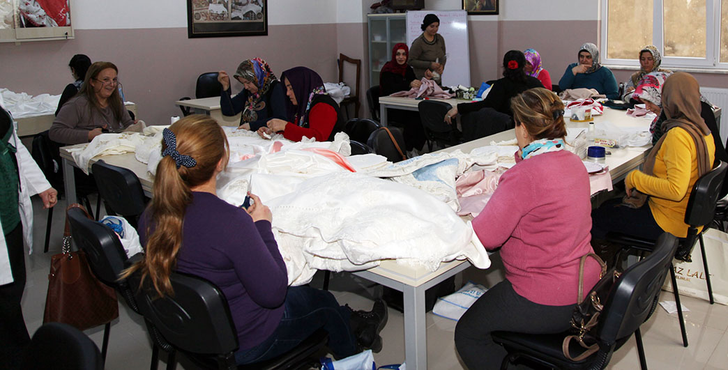 Huzuru AHNBEYin Sosyal Tesislerinde Buldular