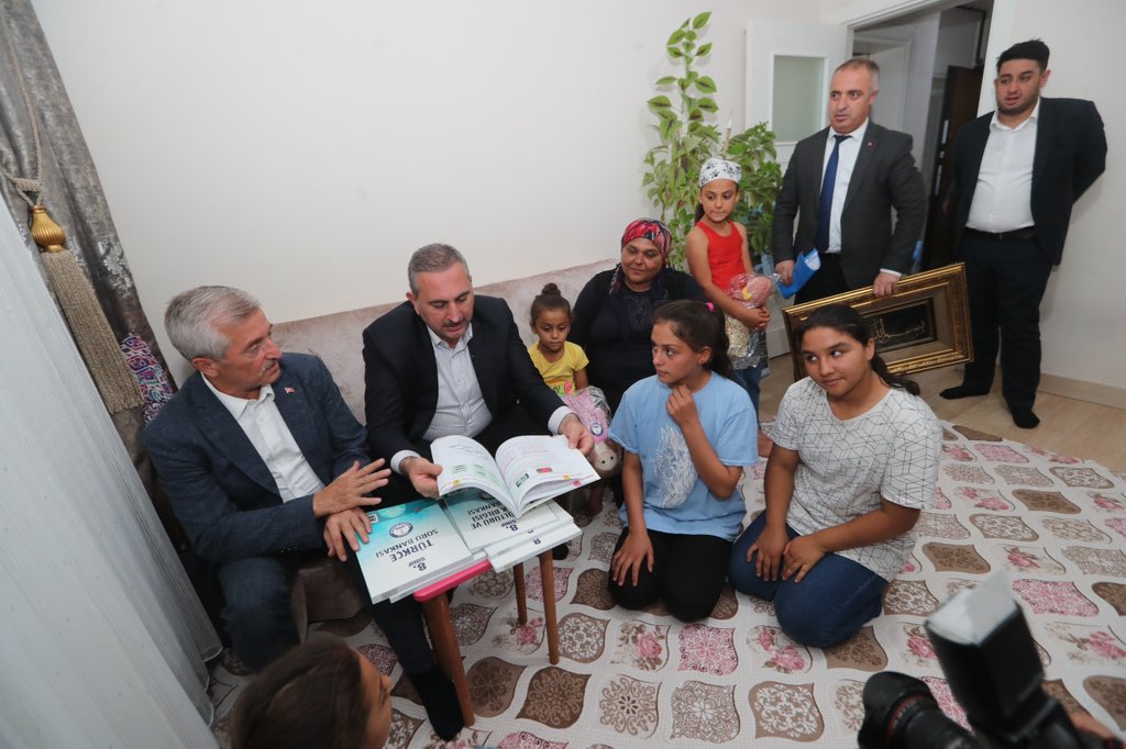 Milletvekili Gl ve Bakanmz ahinbeyli Ailelere Misafir Oldu