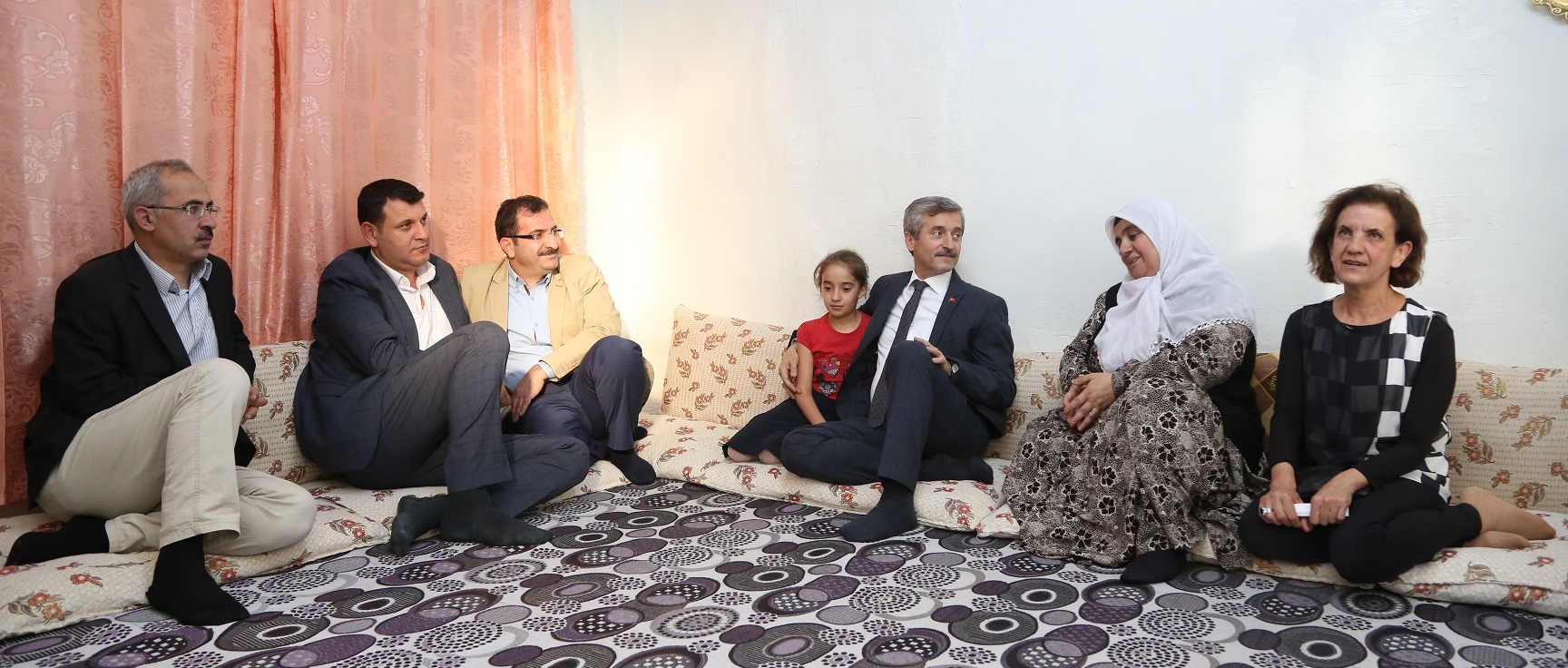 Bakan Tahmazolu Aile Ziyaretlerini Srdryor