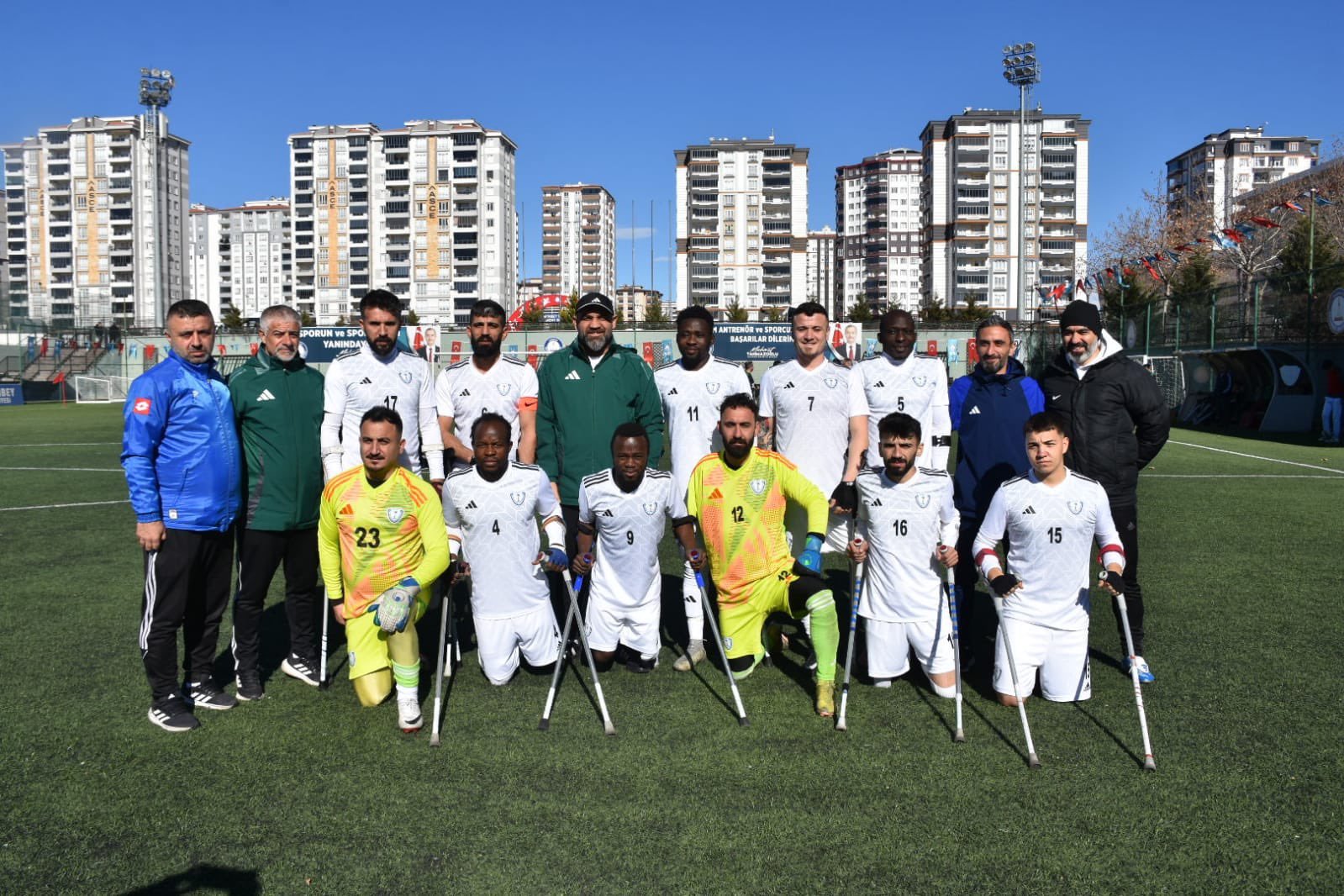 ahinbey Ampute Farkl Kazand 8-0