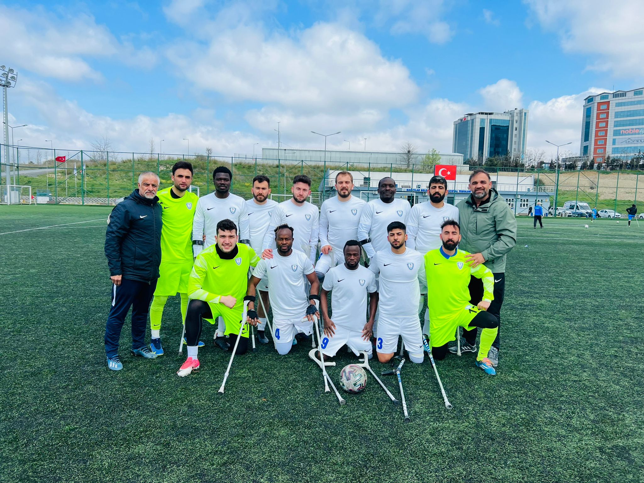 Ampute Takmmz lk Yary Galibiyetle Kapatt 12-1
