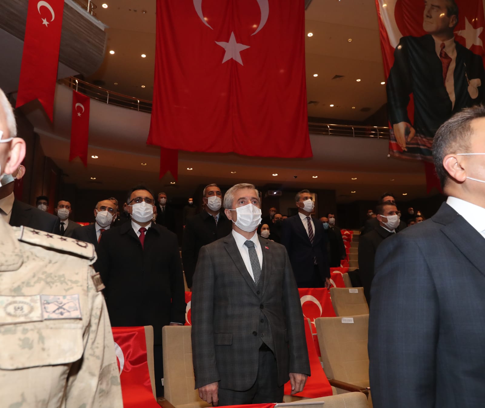 Ba�kan�m�z "Destans� M�cadelenin �ki Kahraman�n�n Bir Araya Geldi�i G�n"