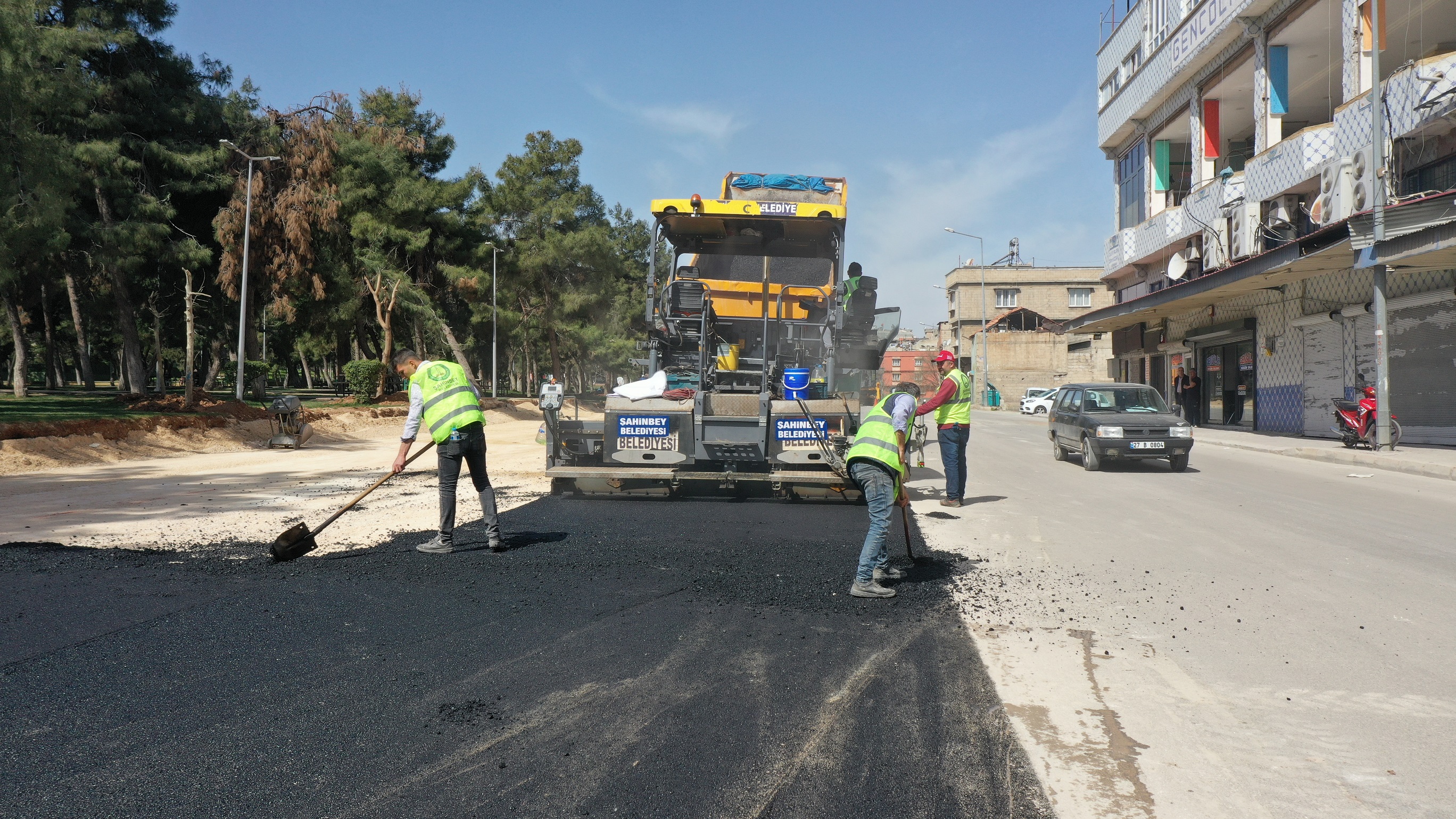 Belediyemiz Asfalt almalarn Srdryor