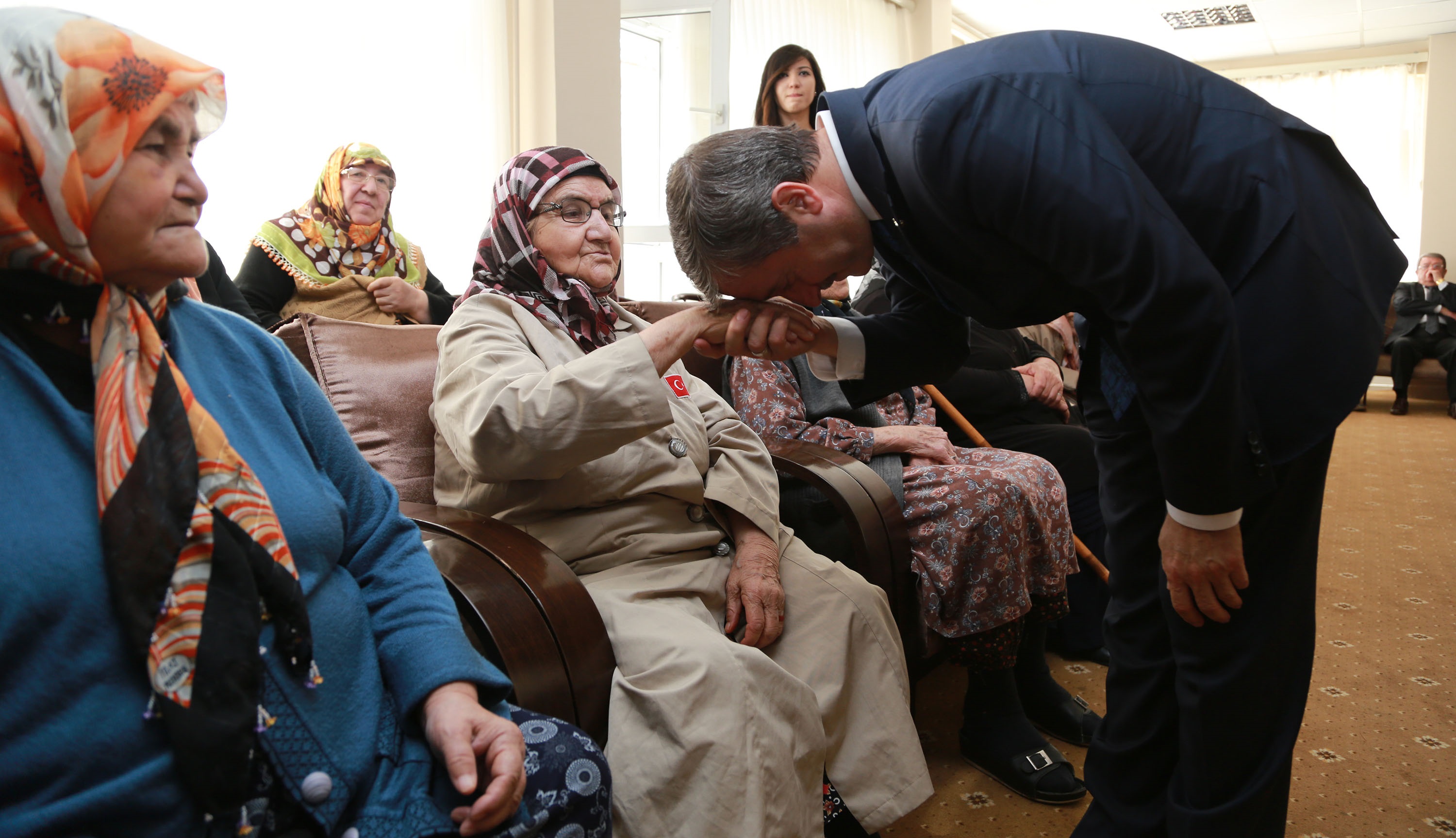 Bakan Tahmazolu, Yallar Haftasn Kutlad
