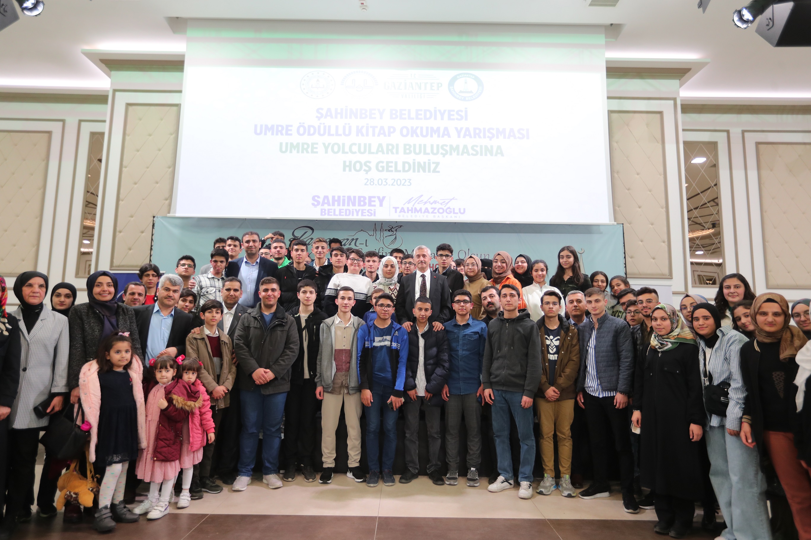 Bakanmz Umreye Giden renciler Ve Aileleri le ftarda Bir Araya Geldi