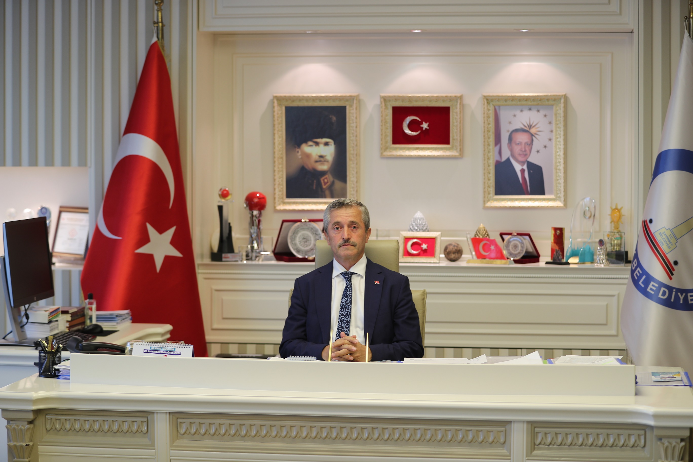 Bakanmz: "Gazi Mustafa Kemal Atatrk Saygyla Anyoruz"