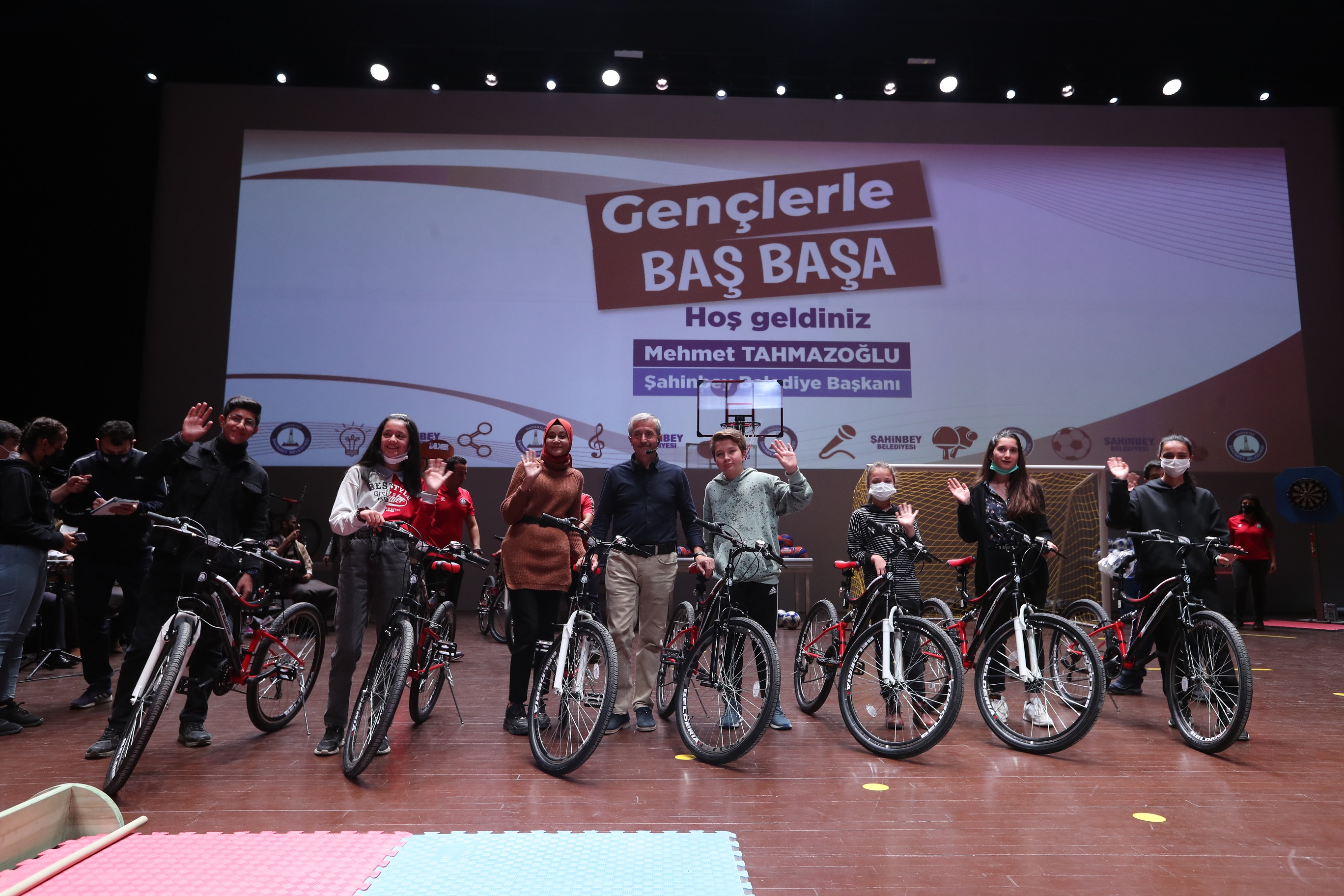 Bakanmz Genlerle Babaa