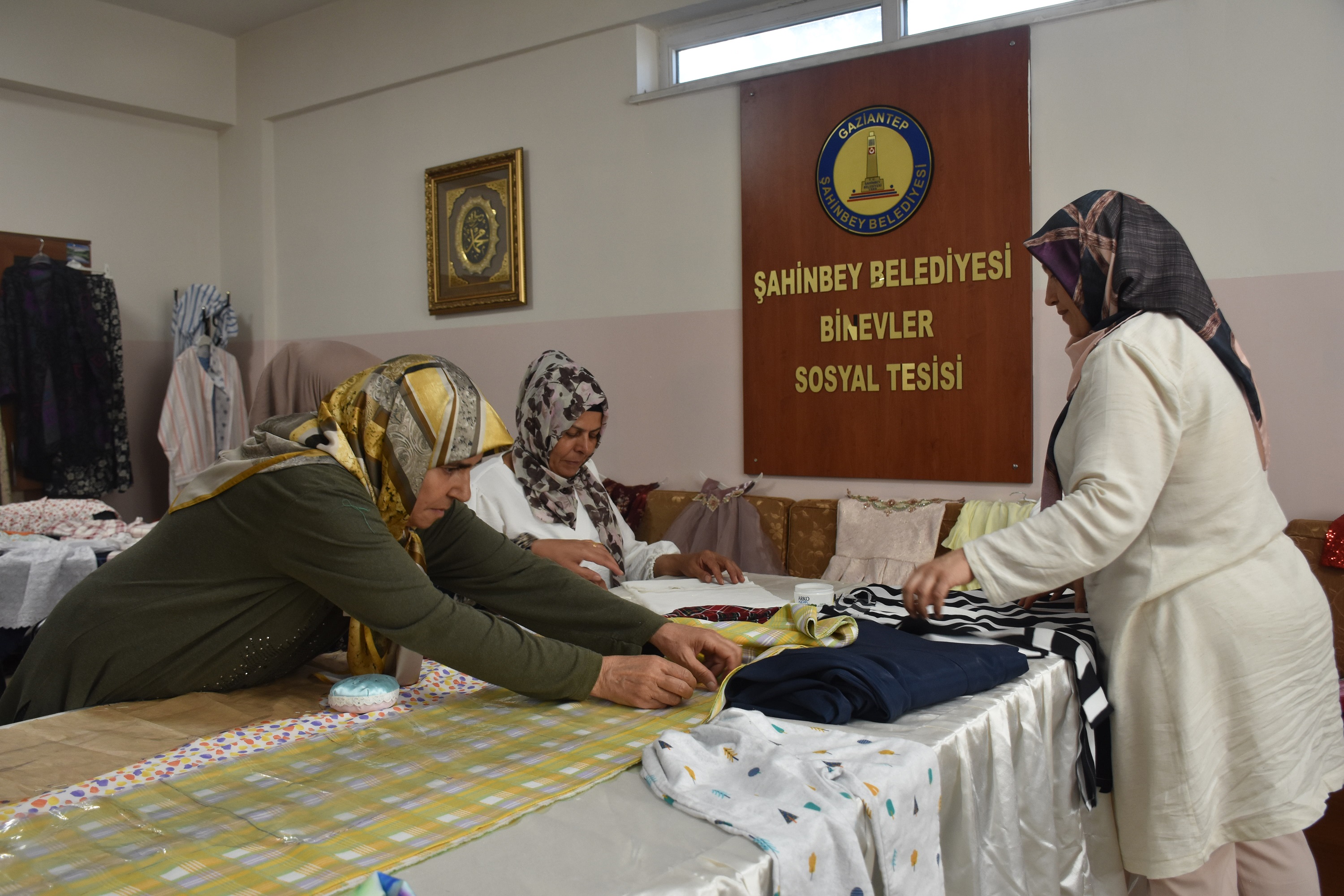 Belediyemiz Tesislerinde Hem Meslek reniyorlar Hem De Para Kazanyorlar