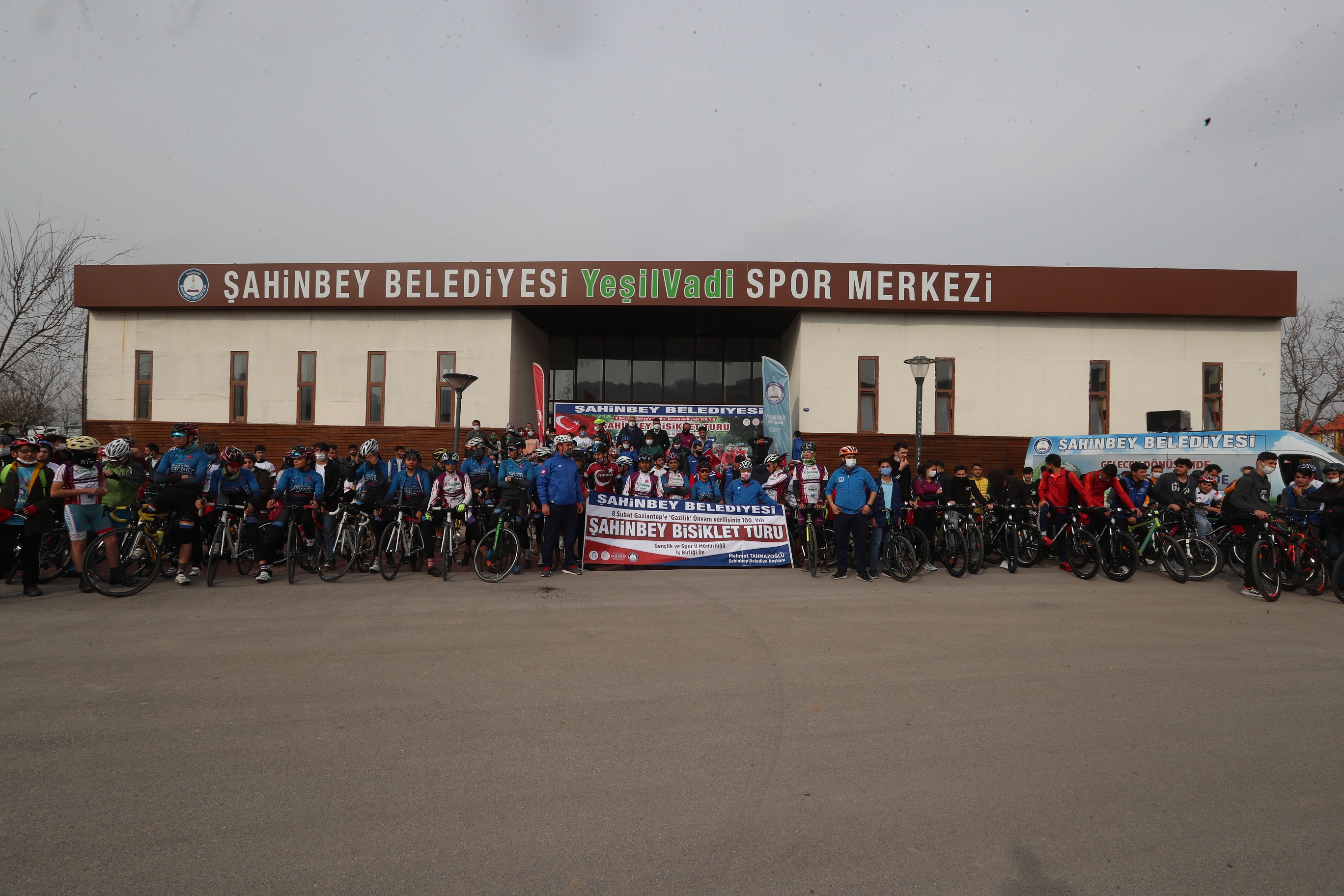 ahinbeyde 100. Yl Cokusu