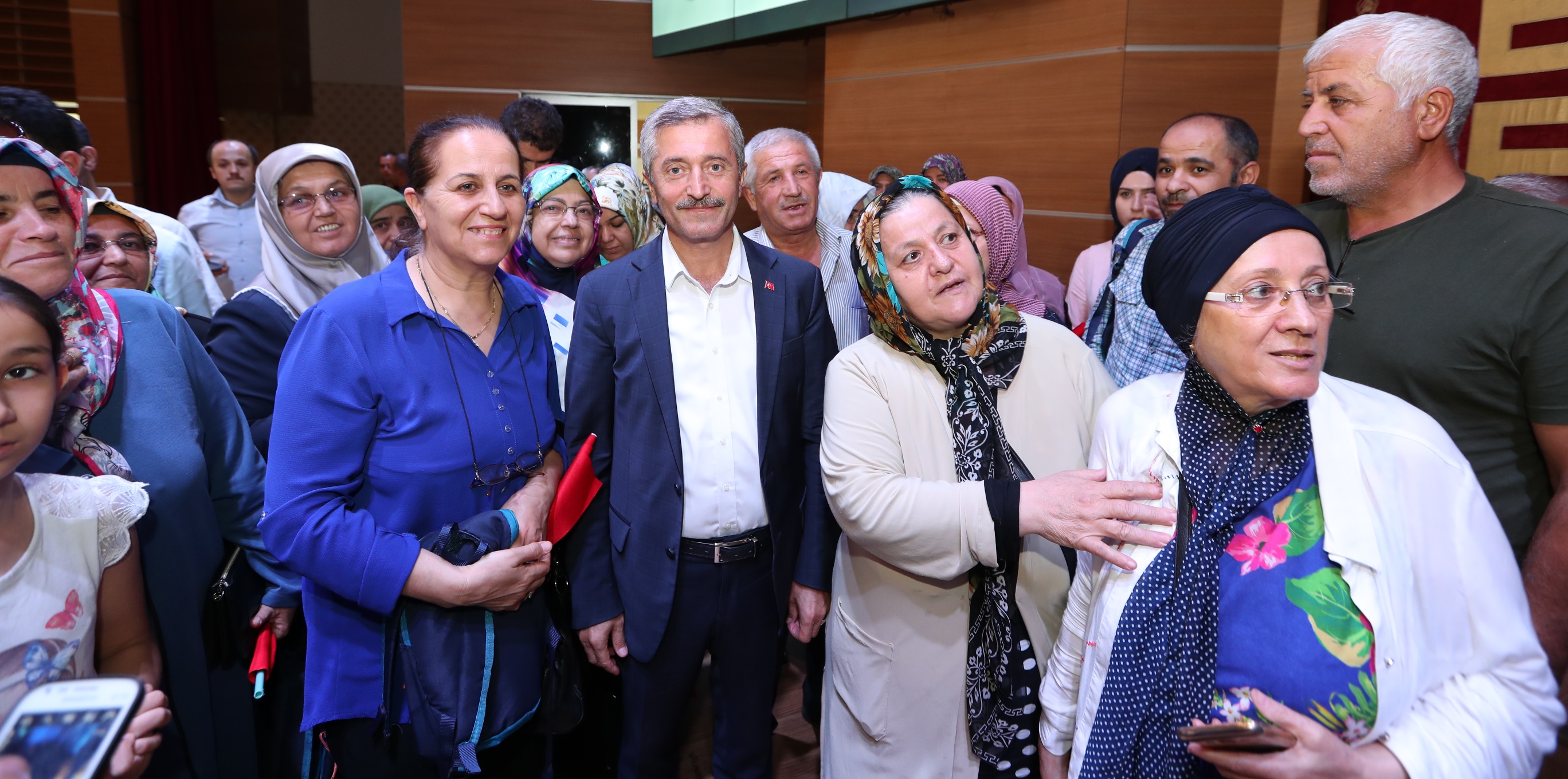 Bakanmz, Halk Gnnde Vatandalarla Bir Araya Geldi