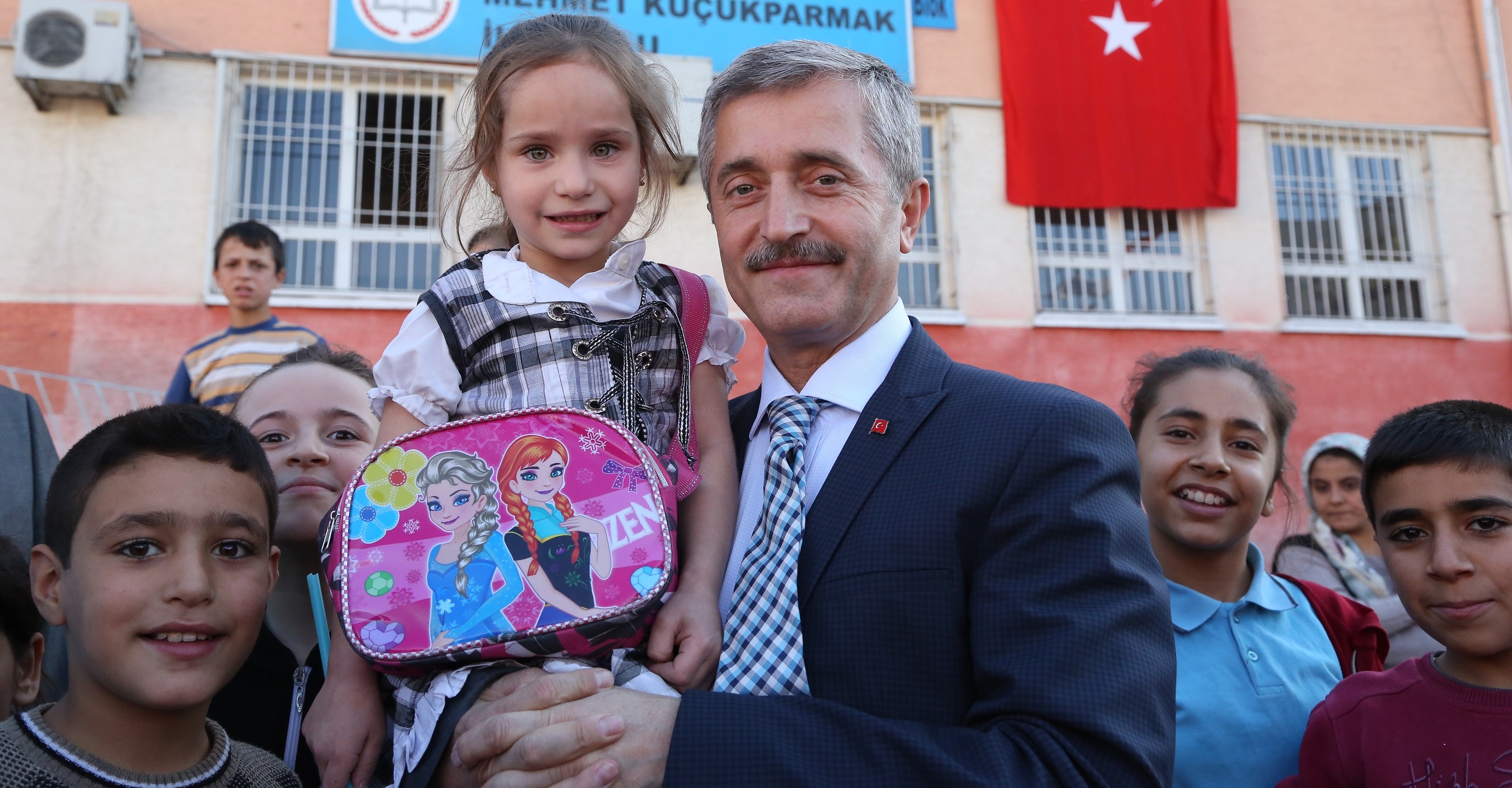 Bakan Tahmazolu, rencileri Sevindirmeye Devam Ediyor