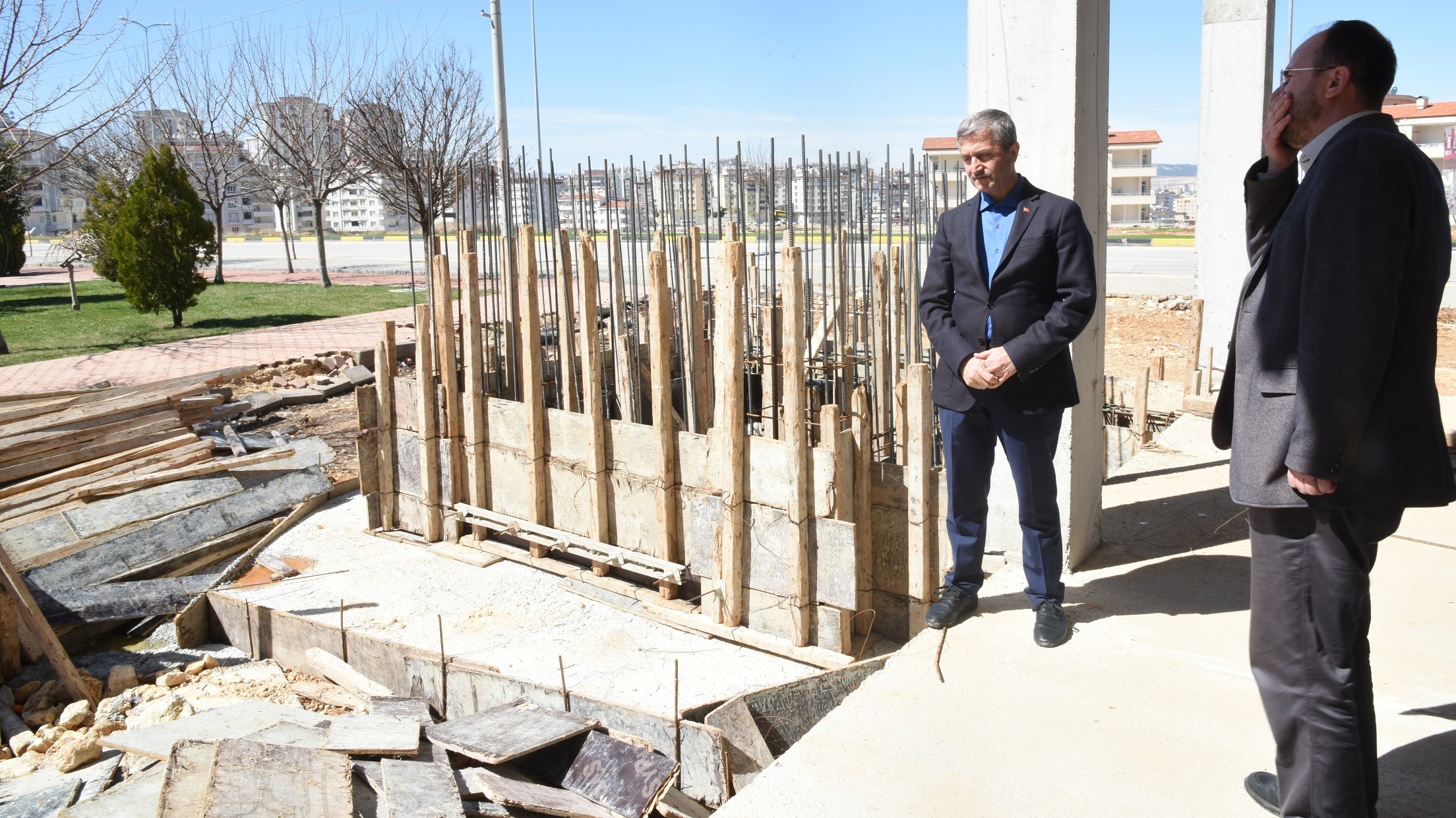 Bakan Tahmazolu, Yeni Yaplan Camileri nceledi