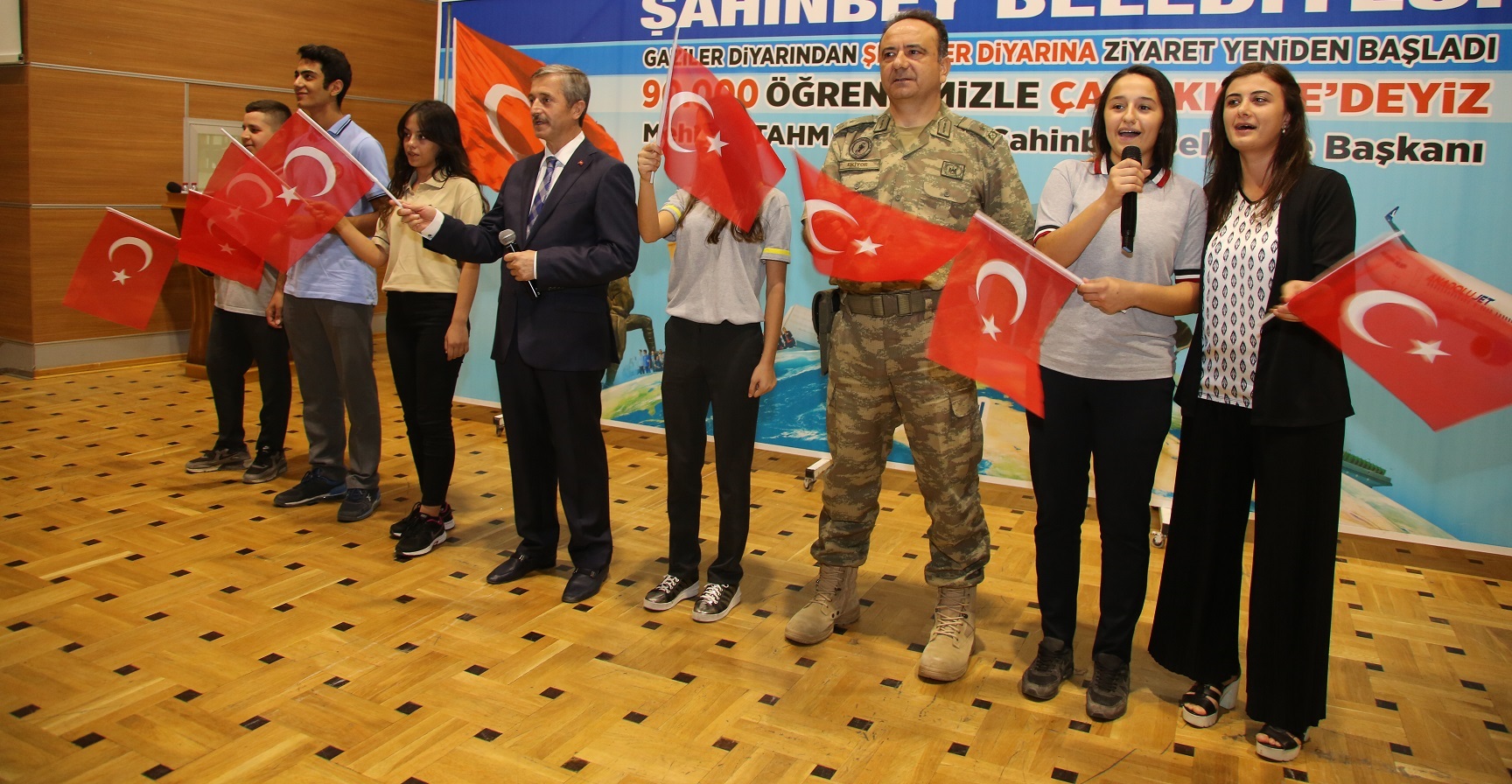 Tahmazo�lu Ve Tu�general Ekiyor,�anakkale Ruhunu Anlatt�