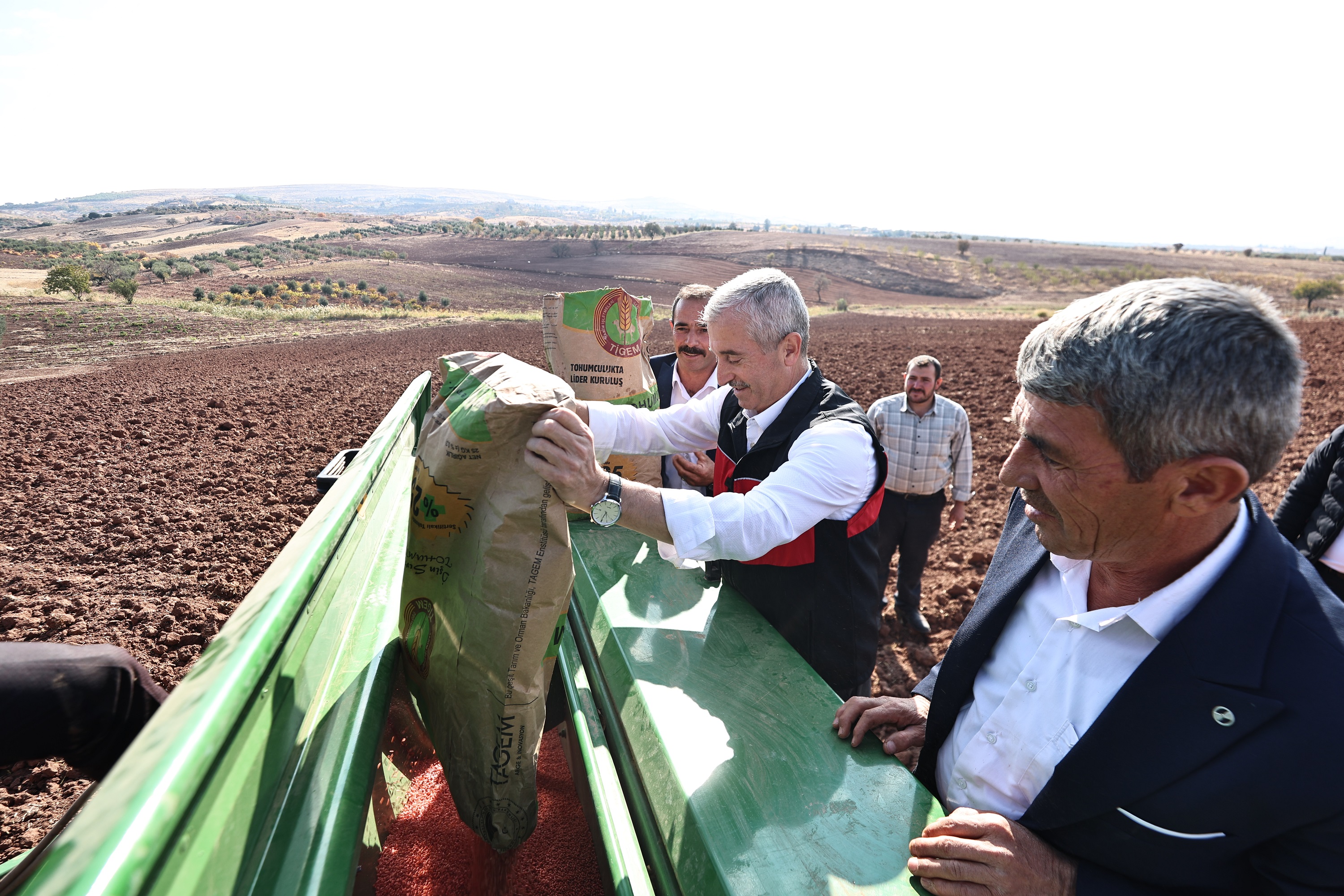 Bakanmz Datt Tohumlar iftilerle Ekti