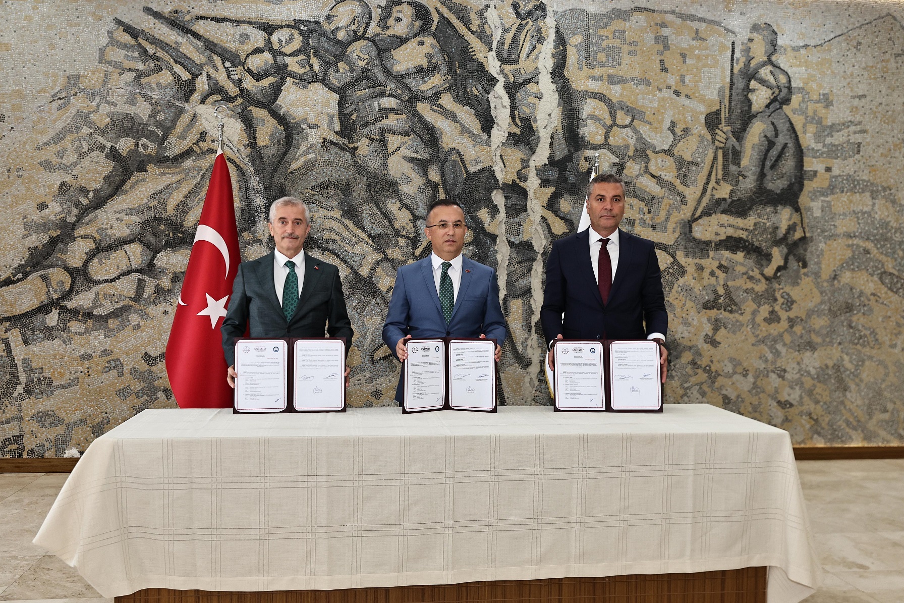 Belediyemizden LGS´de Dereceye Giren Öğrencilere 10 Milyon TL´lik Ödül