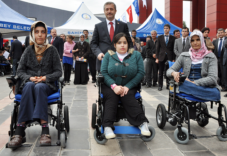 Bakan TAHMAZOLUnun "Engelliler Gn" Mesaj