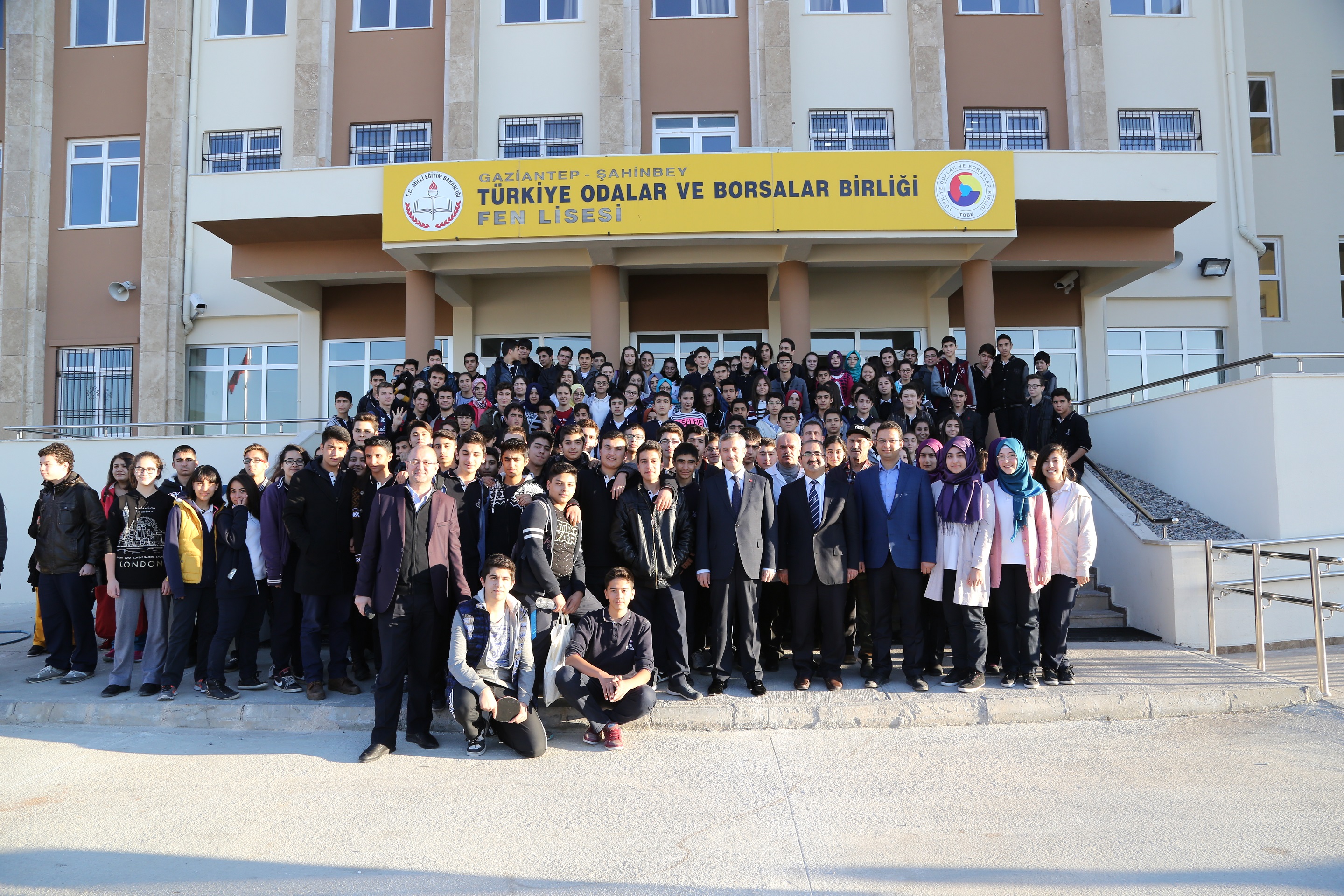 Ba�kan Tahmazo�lu ��rencilerle Bulu�tu