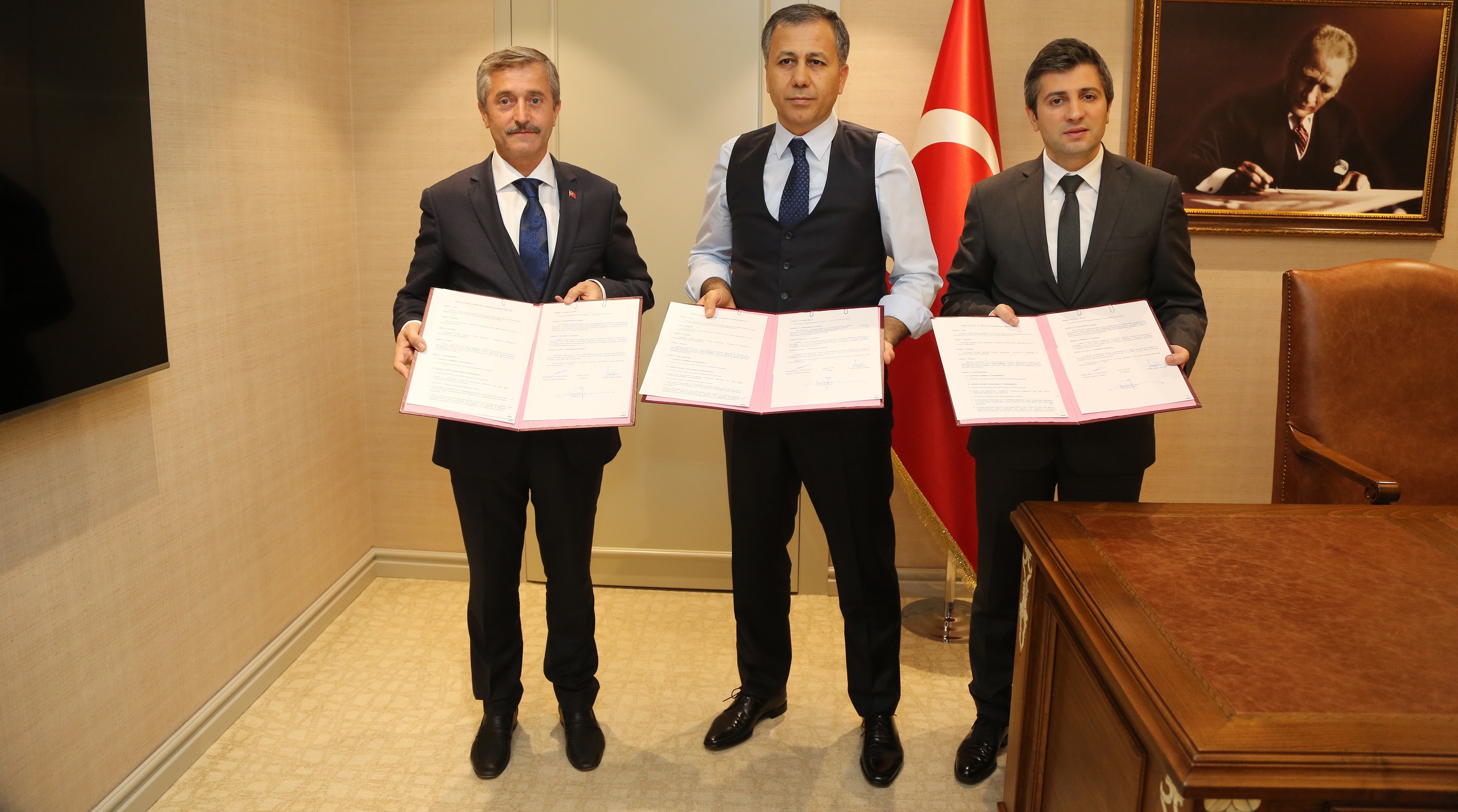 ahinbey Belediyesi 147 renciyi Daha Umreye Gnderecek